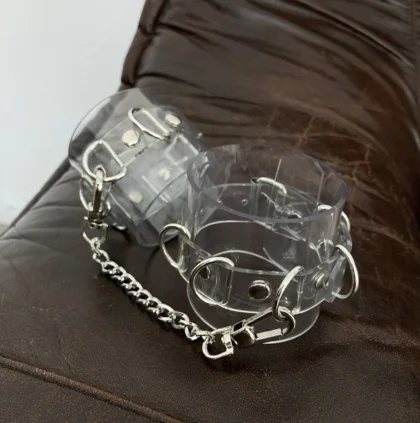 Przezroczyste kajdanki z półpierścieniami