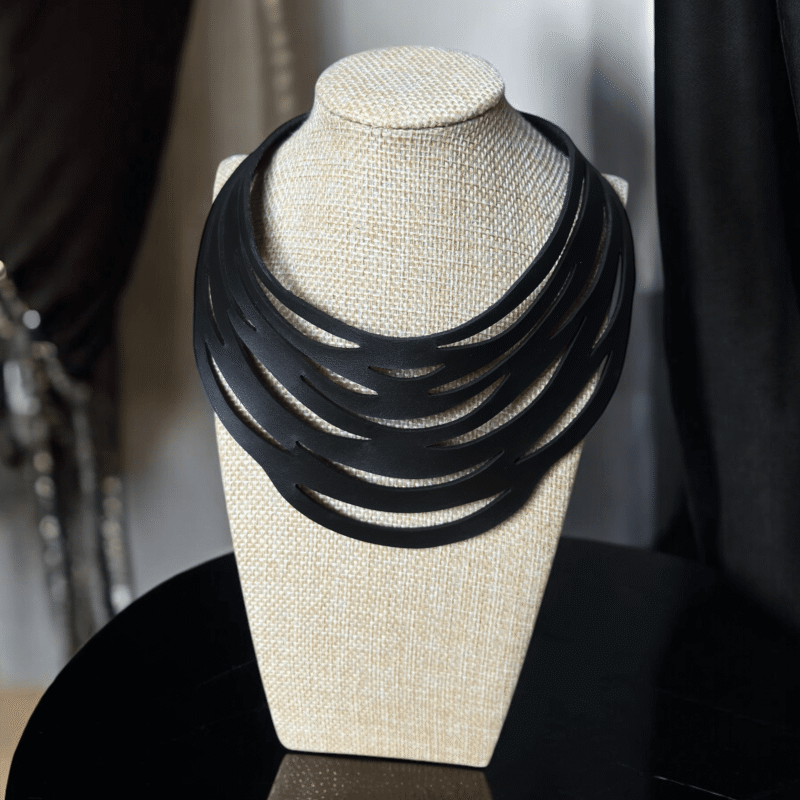 Naszyjnik skórzany typu choker na szyję - obrazek 2