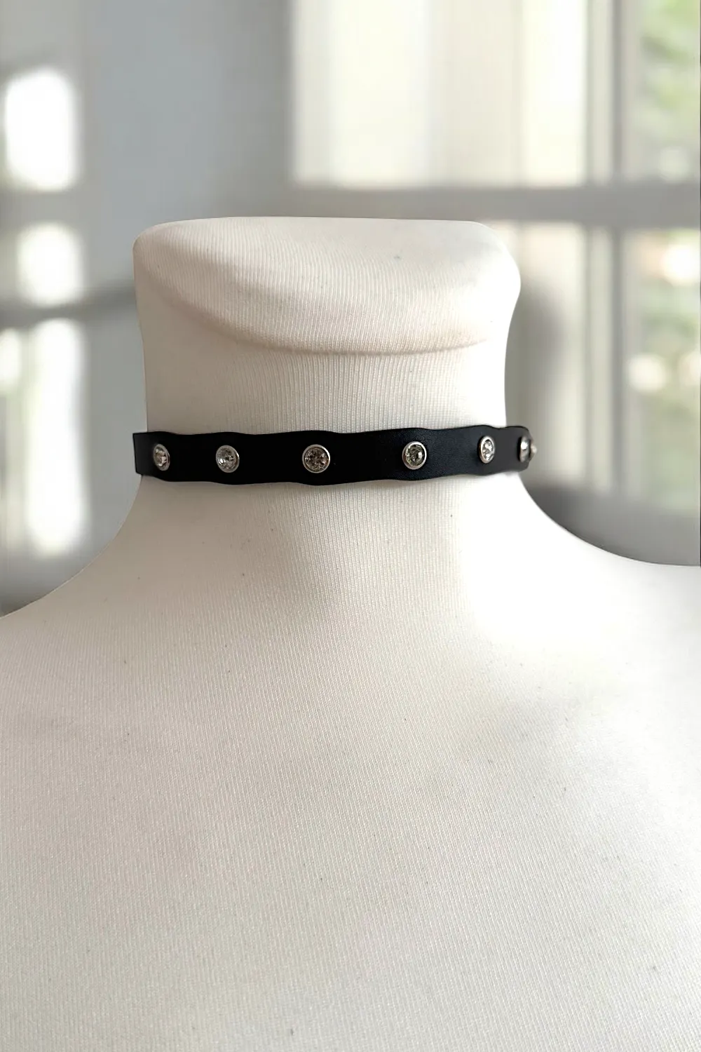 Cienki choker z kryształkami