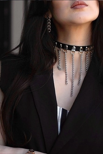 Naszyjnik z łańcuszkami