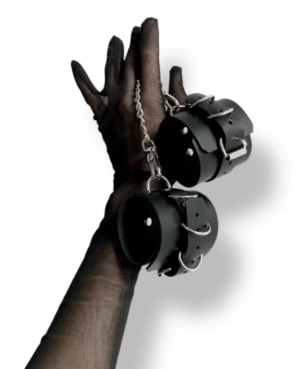 eleganckie kajdanki skórzane