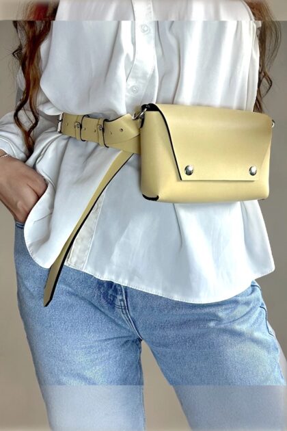 Torebka na talię z paskiem w kolorze Butter Yellow